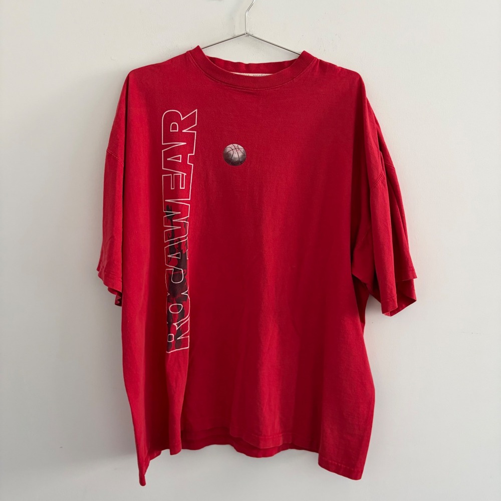 Vintage Rocawear Mens Red Graphic Basketball T-Shirt Y2K Hip Hop Large